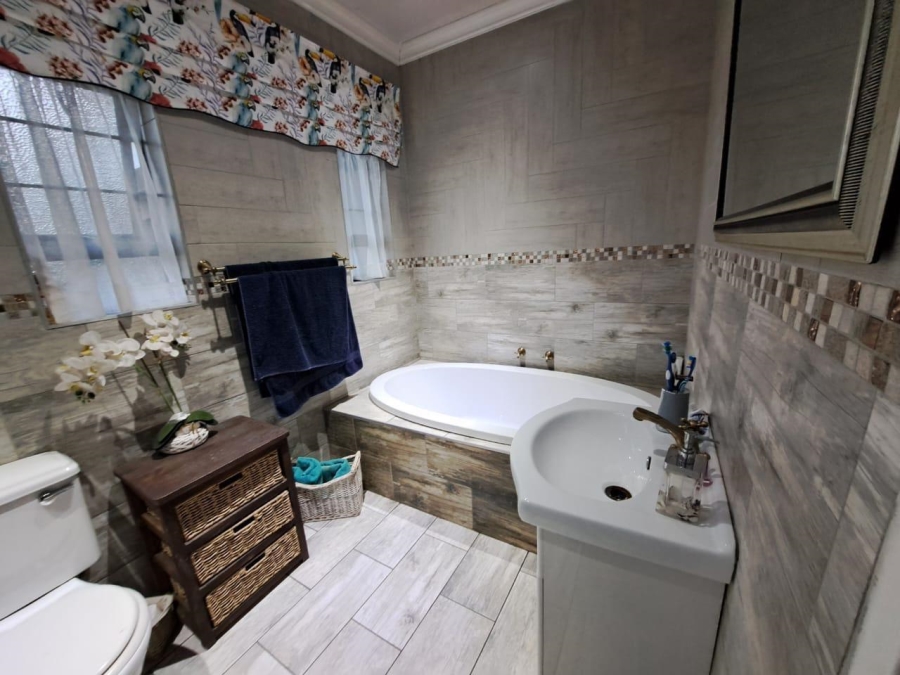 5 Bedroom Property for Sale in Sasolburg Ext 23 Free State